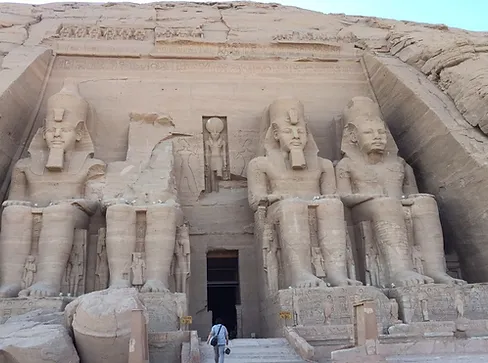 facade du temple d'Abou Simbel voyage egypte - www_edited